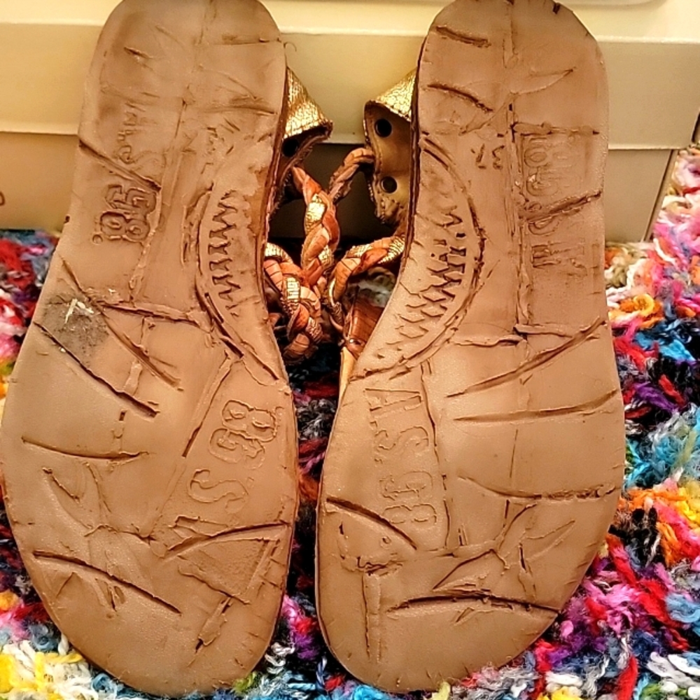 A.S.98 Women's Tan Leather Thong Sandals with Gold Accent Size 37 - Picture 3 of 3